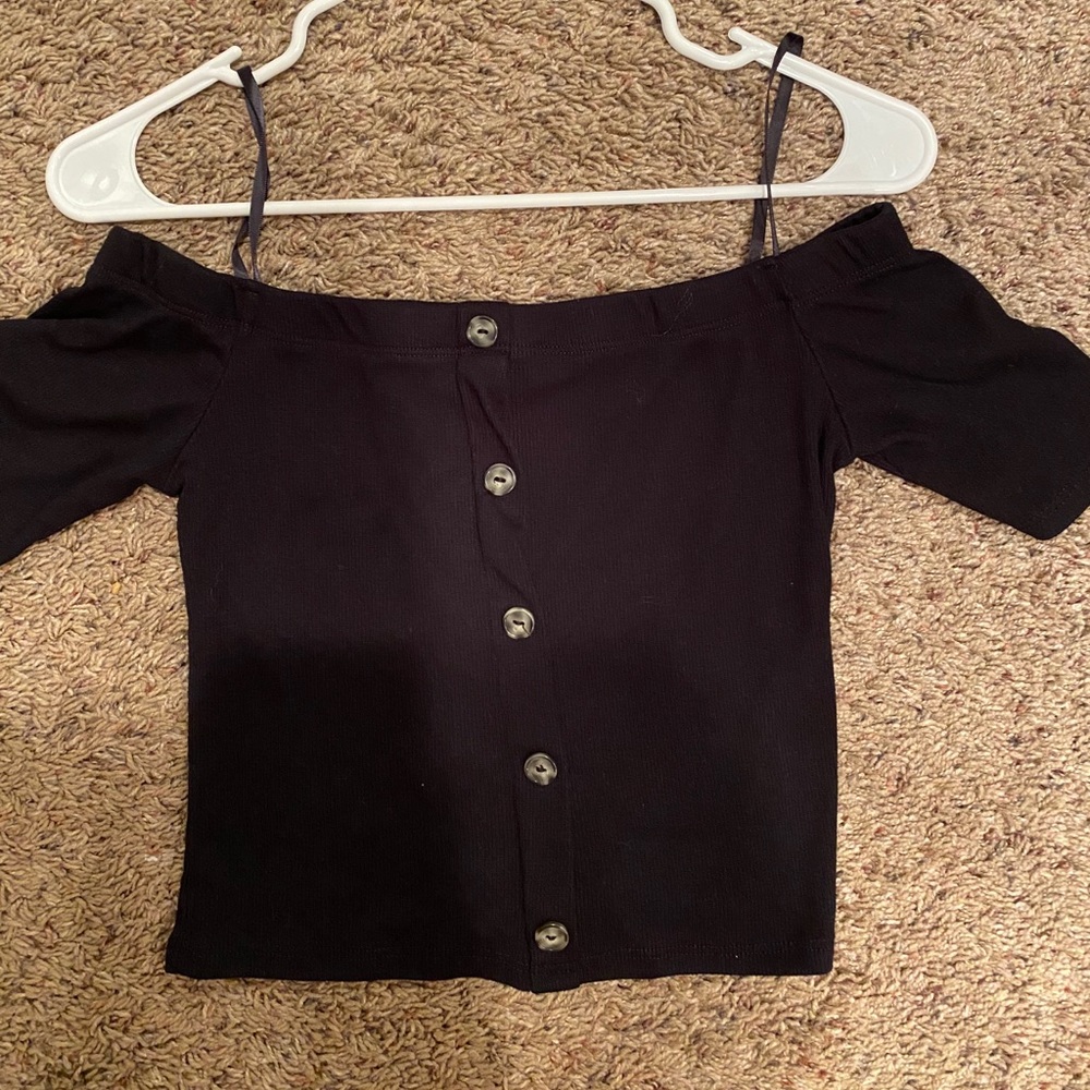 Off shoulder shirt